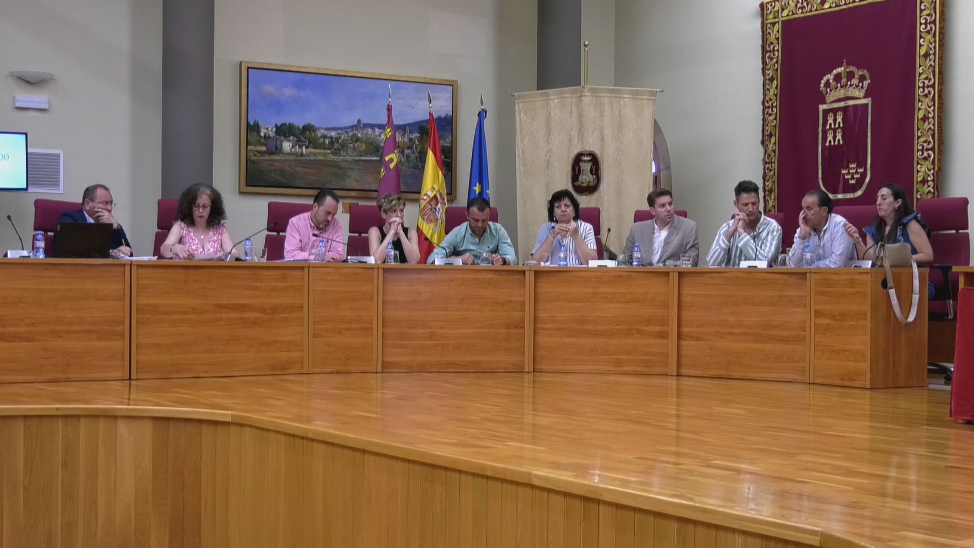 Medalla de Oro para la corte de honor y debate sobre instalar la bandera LGTBIQA+ en el ayuntamiento