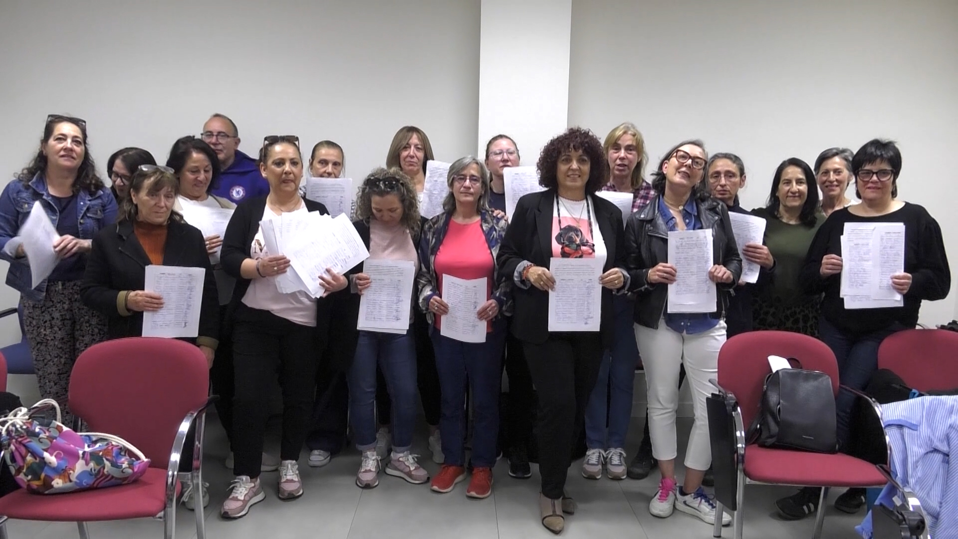 El Partido Popular y el Partido Socialista intercambian críticas 